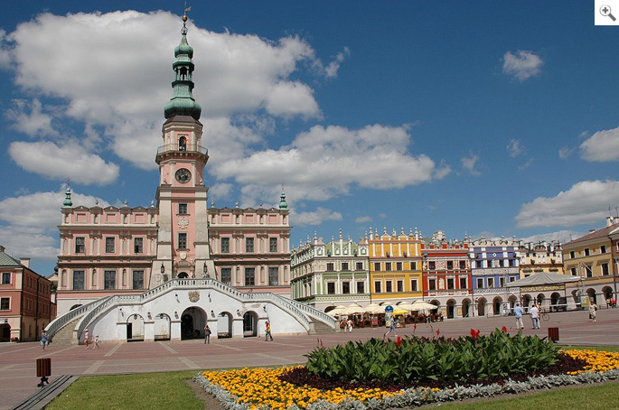 Rathaus und Marktplatz in Zamość (PL)