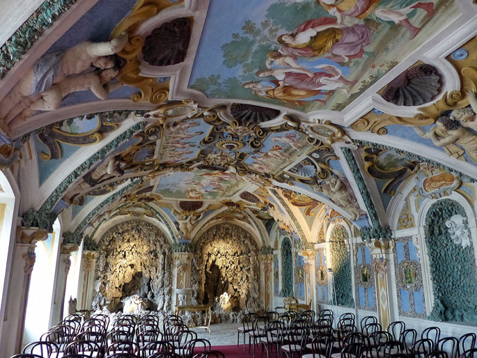 Sala terrena mit Grotte, Fresken von Carpoforo Tencalla
